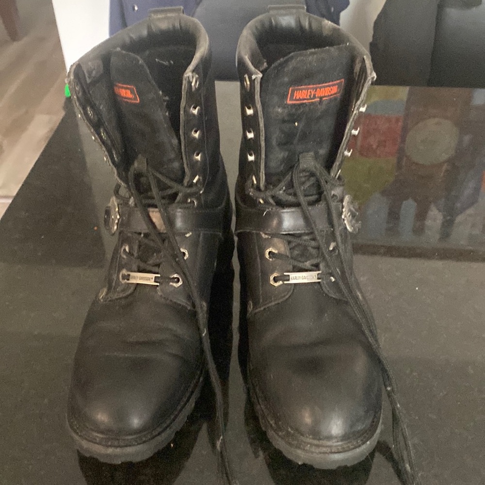 Barely used Men’s Harley boots